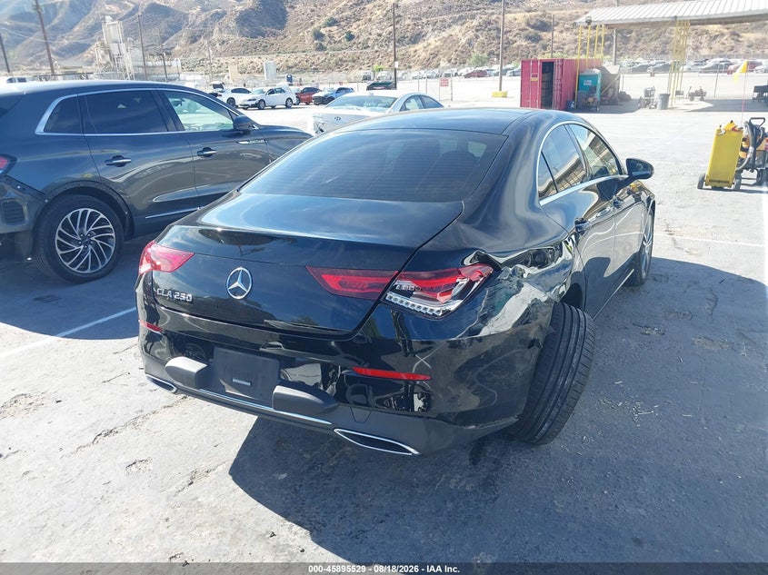 2020 MERCEDES-BENZ CLA 250 — zdjęcie 4