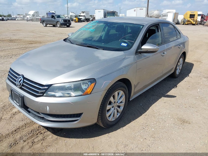 2012 Volkswagen Passat, Right Side, IAAI, VIN 1VWAH7A37CC096501 — photo 2