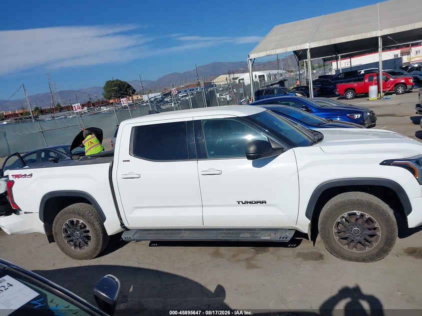 TOYOTA TUNDRA - zdjęcie 14