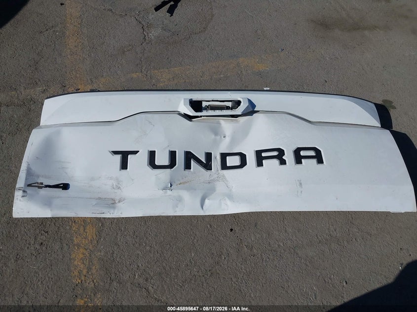 TOYOTA TUNDRA - zdjęcie 12