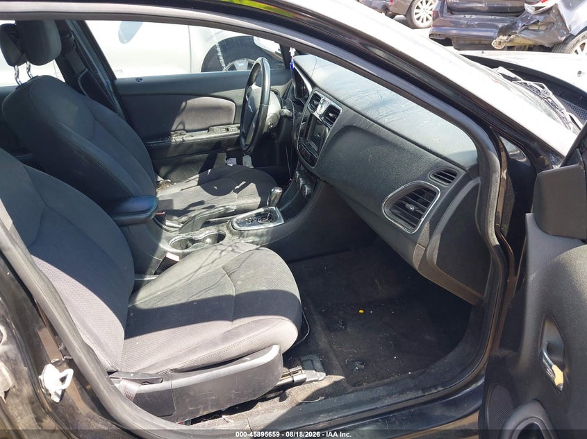 2013 CHRYSLER 200 auction photo 5