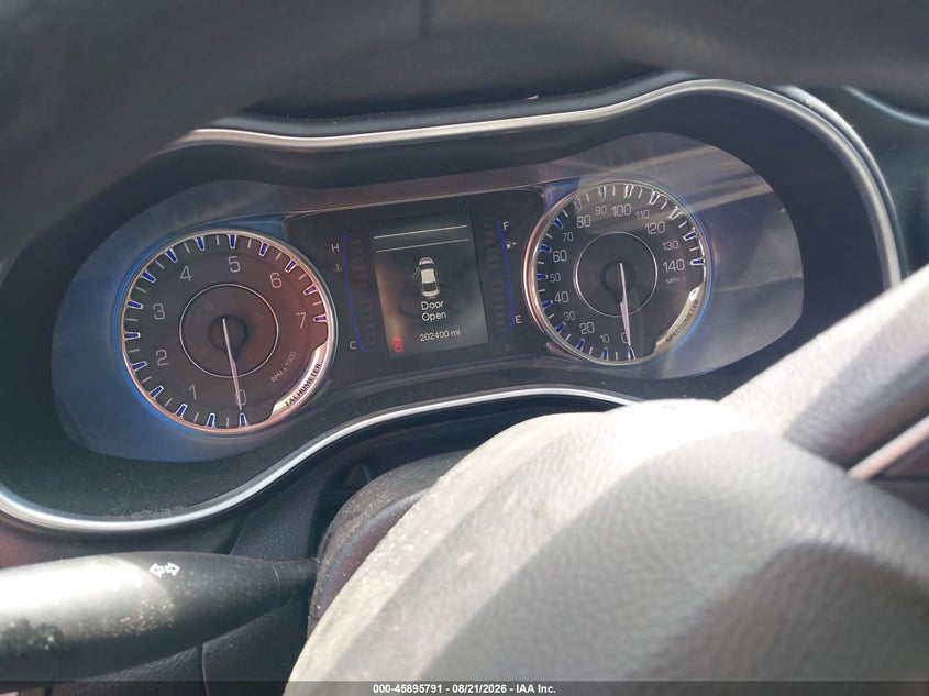 2015 CHRYSLER 200 auction photo 7