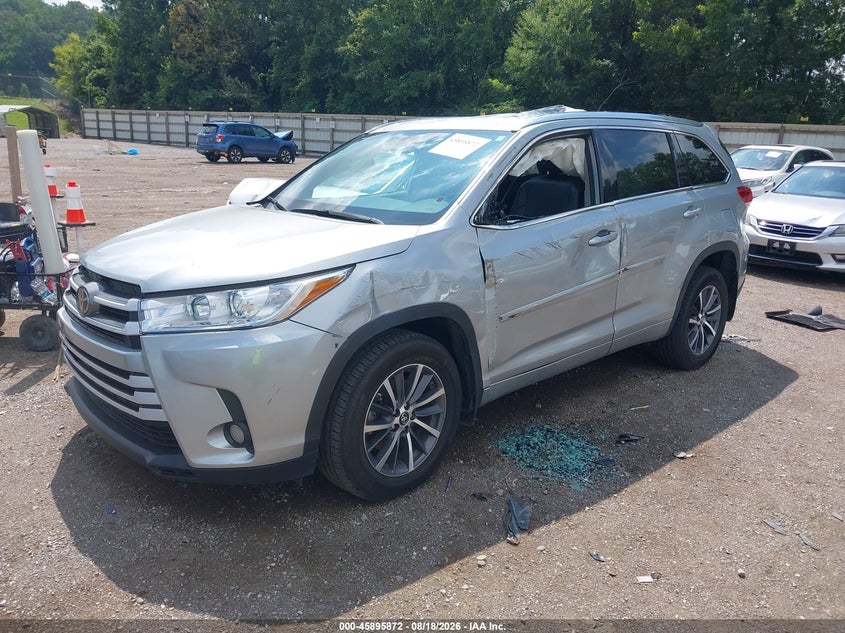 2018 TOYOTA HIGHLANDER auction photo 2