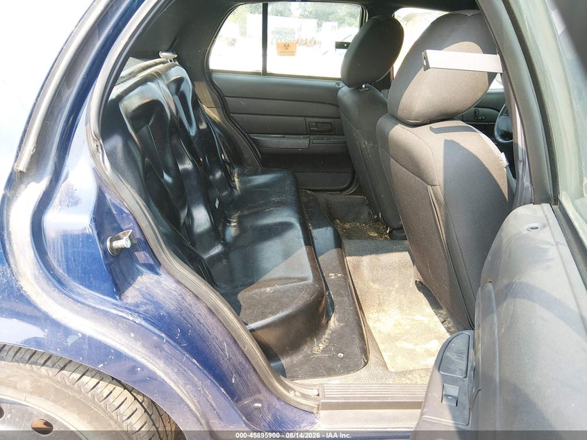 2011 FORD CROWN VICTORIA auction photo 8