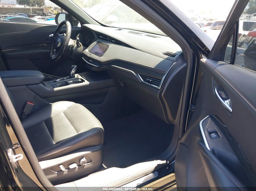 CADILLAC XT4 2019 VIN 1GYFZER40KF223409