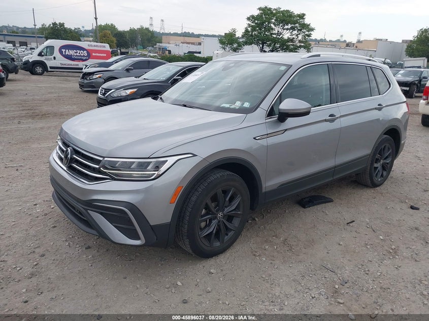 2022 VOLKSWAGEN TIGUAN auction photo 2