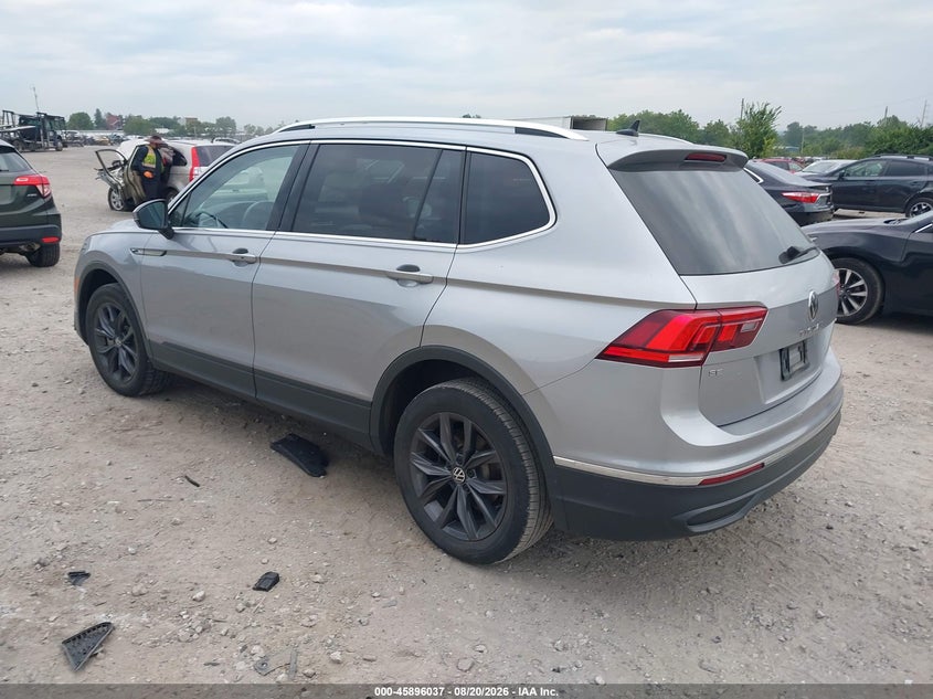 2022 VOLKSWAGEN TIGUAN auction photo 3