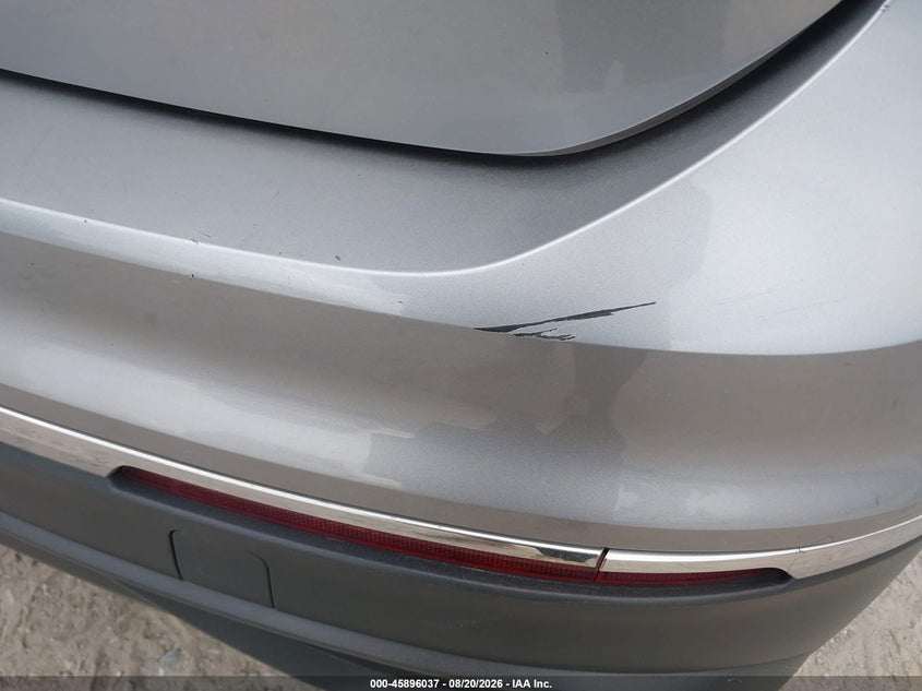 2022 VOLKSWAGEN TIGUAN auction photo 6