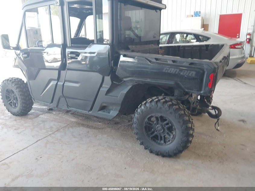 CAN-AM DEFENDER MAX 2025