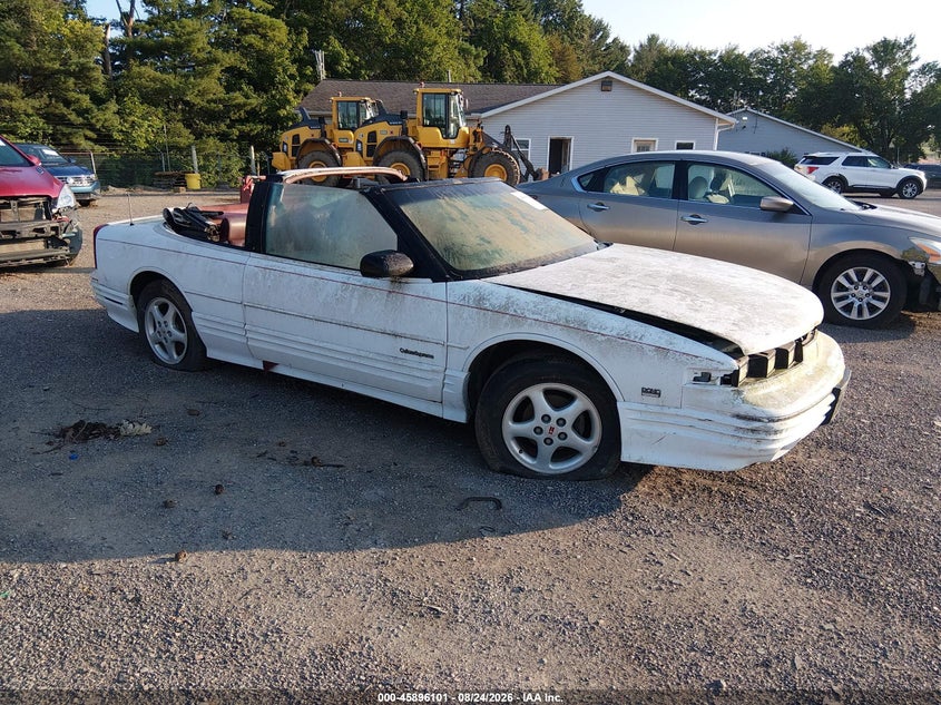 1993 OLDSMOBILE CUTLASS SUPREME auction photo 1