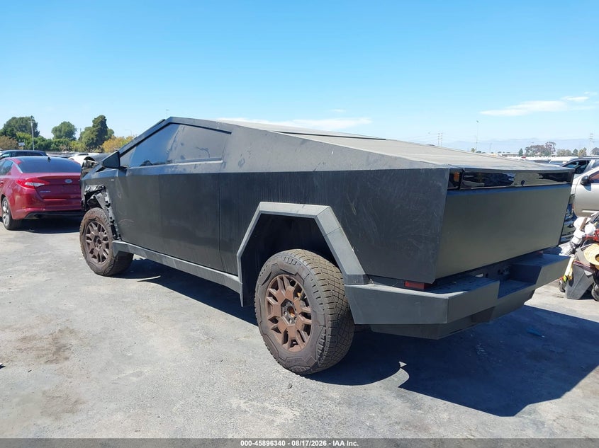 2024 TESLA CYBERTRUCK auction photo 3