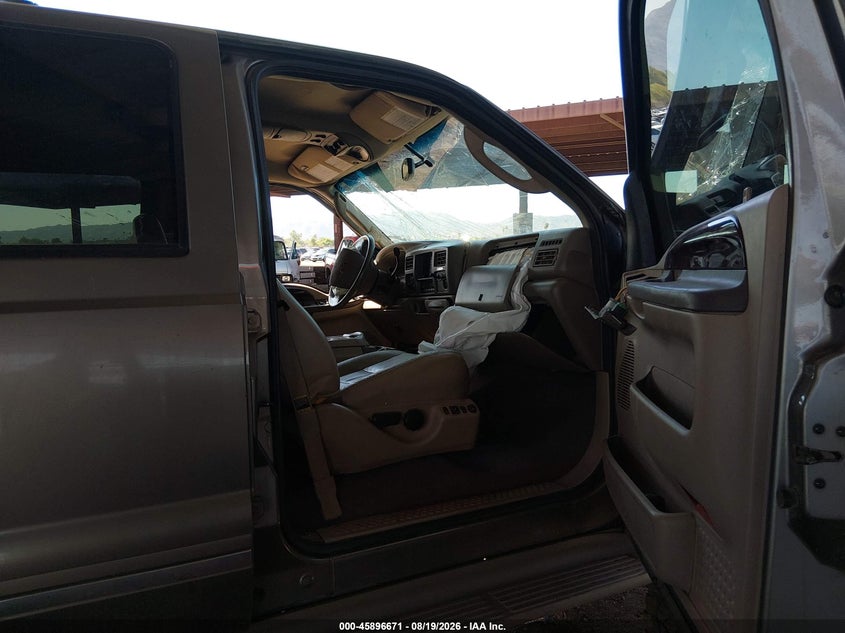 2004 FORD EXCURSION auction photo 5