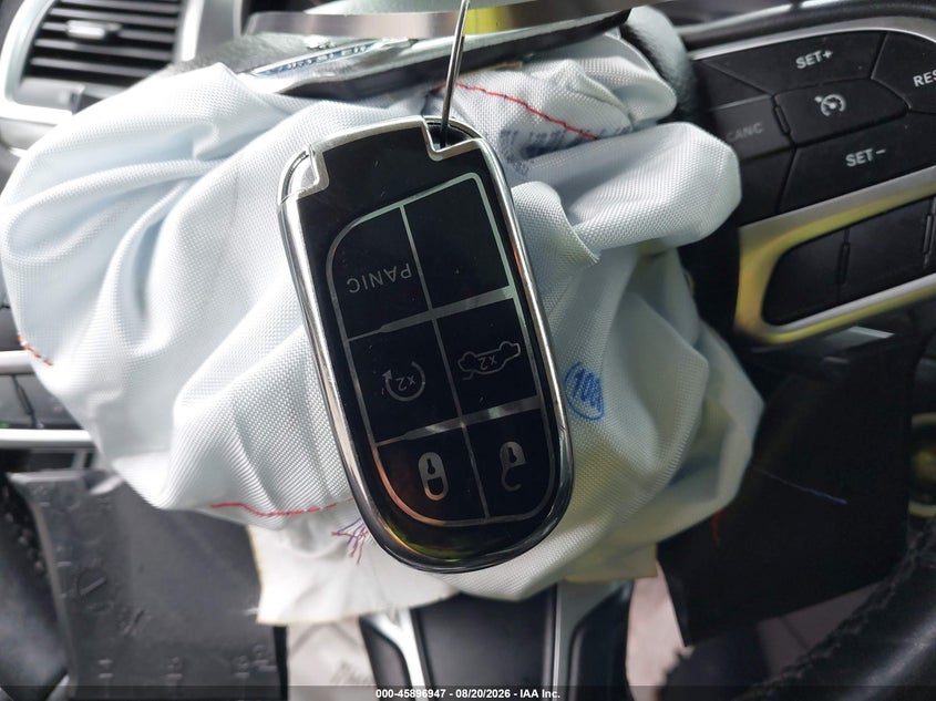 2019 CHRYSLER 300 LIMITED AWD · Фото 11