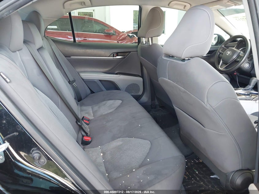 TOYOTA CAMRY - zdjęcie 8