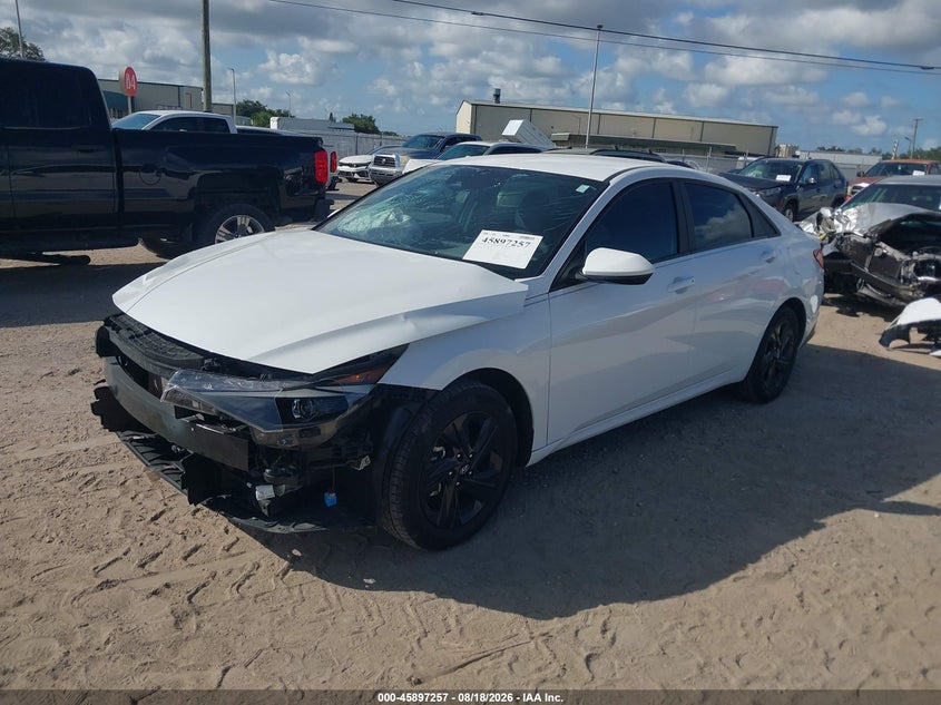 2023 HYUNDAI ELANTRA auction photo 2