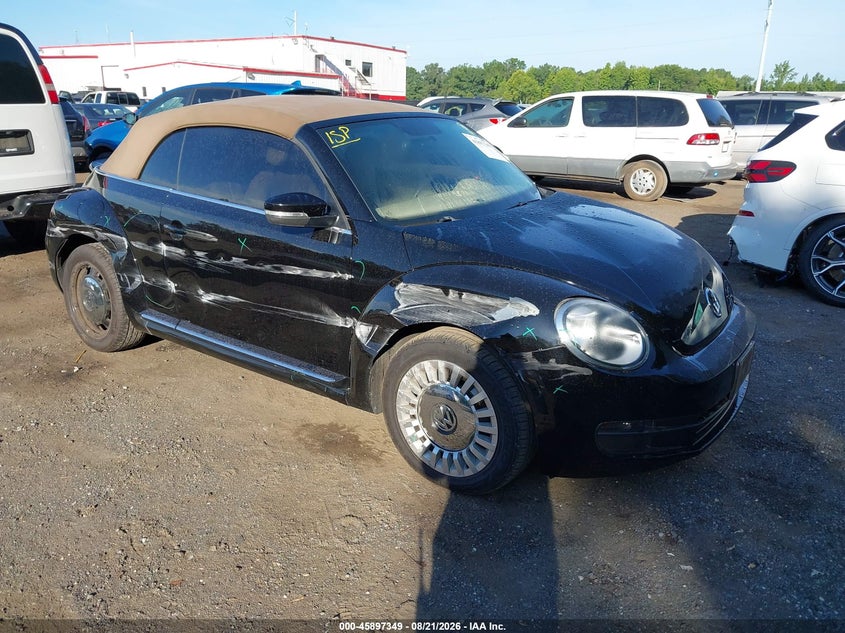 2013 VOLKSWAGEN BEETLE auction photo 1