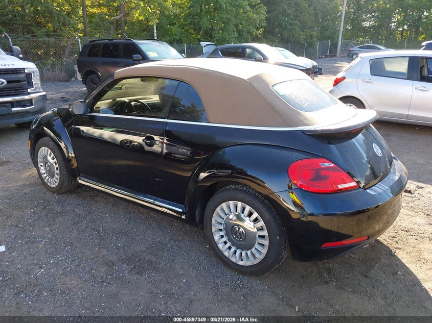 2013 VOLKSWAGEN BEETLE auction photo 3