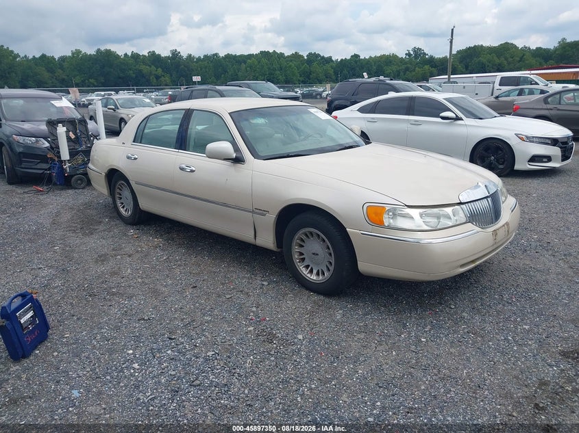 2001 LINCOLN TOWN CAR auction photo 1