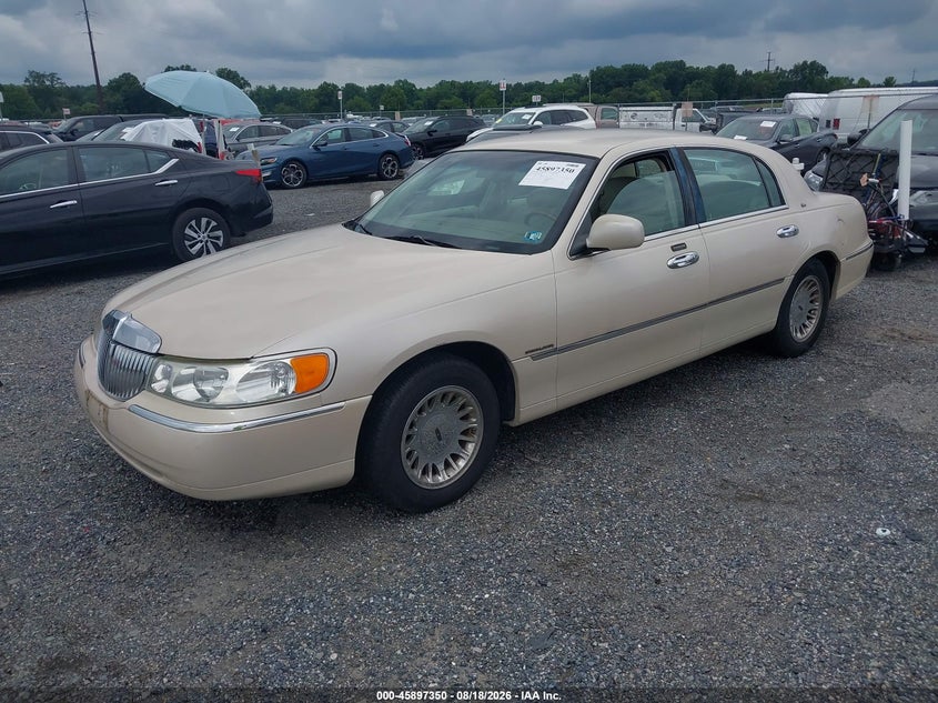 2001 LINCOLN TOWN CAR auction photo 2