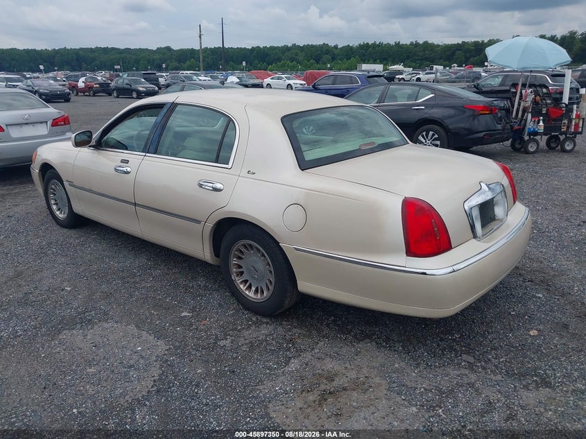 2001 LINCOLN TOWN CAR auction photo 3