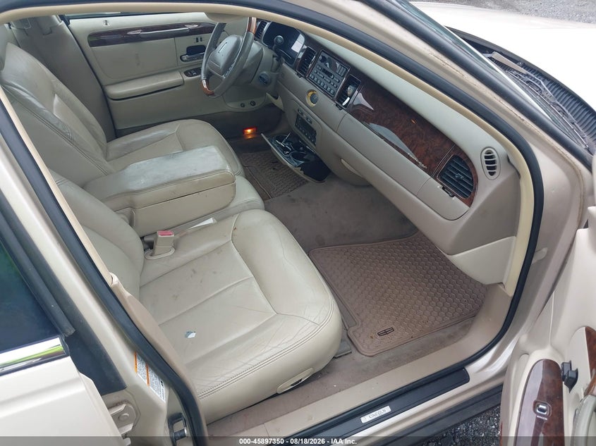 2001 LINCOLN TOWN CAR auction photo 5