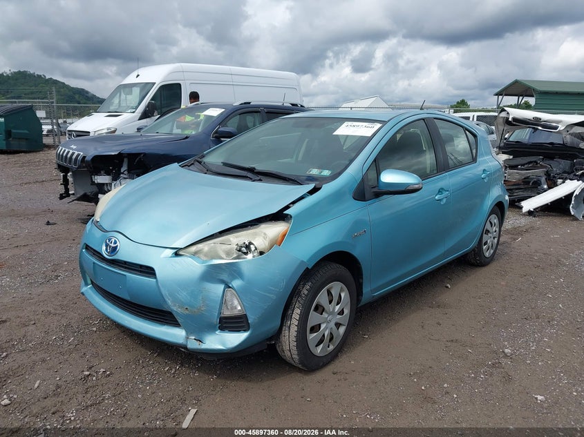 2013 TOYOTA PRIUS C auction photo 2