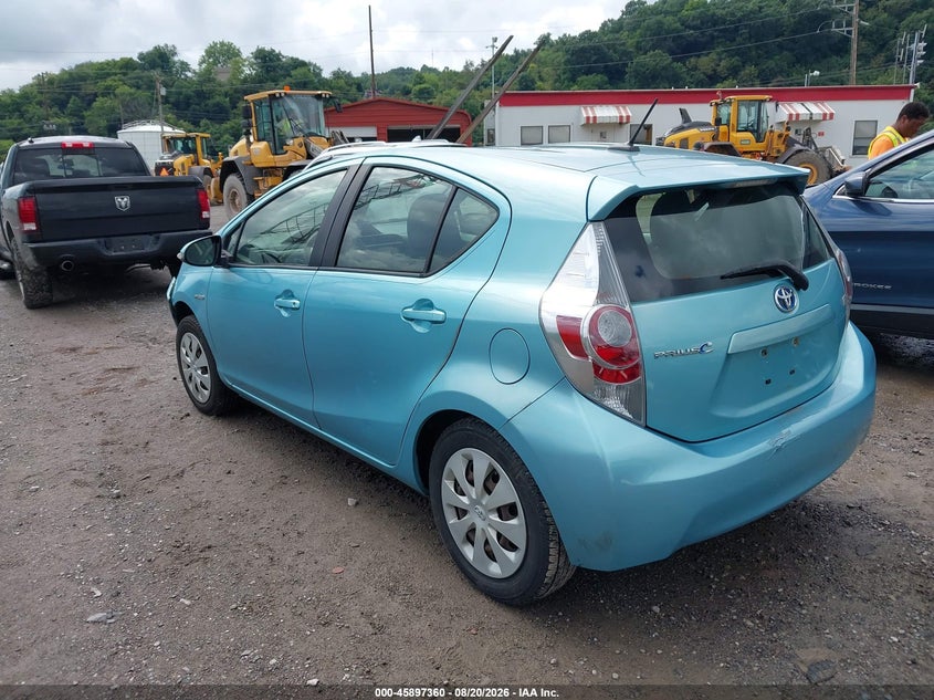 2013 TOYOTA PRIUS C auction photo 3