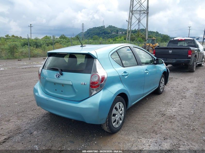 2013 TOYOTA PRIUS C auction photo 4