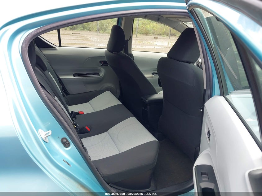 2013 TOYOTA PRIUS C auction photo 8