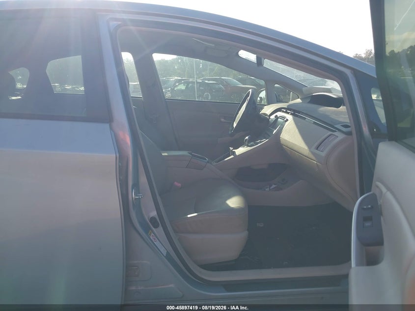 2013 TOYOTA PRIUS auction photo 5