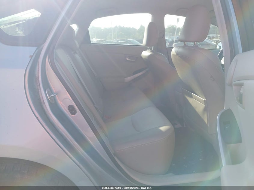 2013 TOYOTA PRIUS auction photo 8