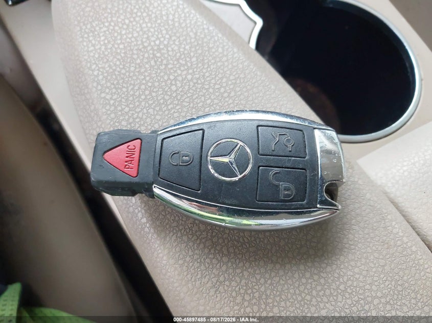 MERCEDES-BENZ C 300 2014 VIN WDDGF8AB9EG171796