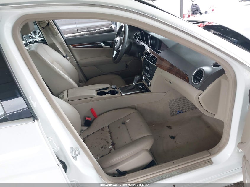 MERCEDES-BENZ C 300 2014 VIN WDDGF8AB9EG171796