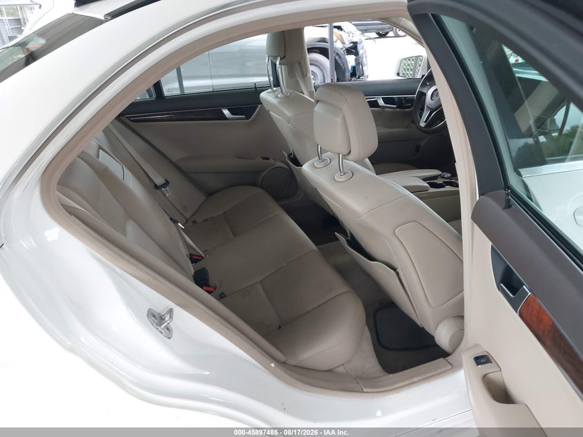 MERCEDES-BENZ C 300 2014 VIN WDDGF8AB9EG171796