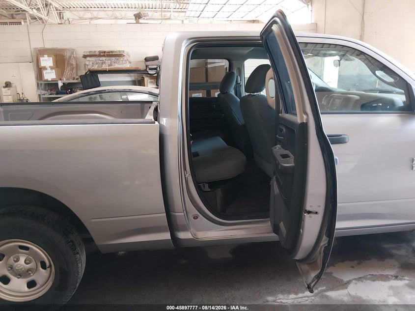RAM 1500 CLASSIC 2019 VIN 1C6RR6FG7KS643738