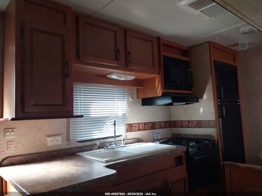 2012 GULFSTREAM CONQUEST 323TBR auction photo 7