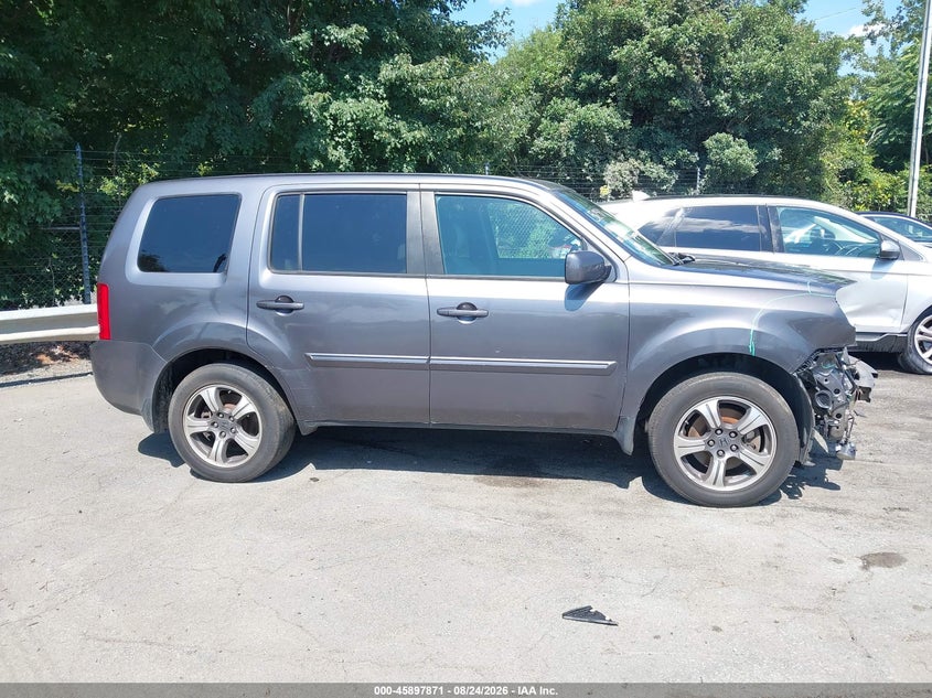 2015 HONDA PILOT SE · Фото 14