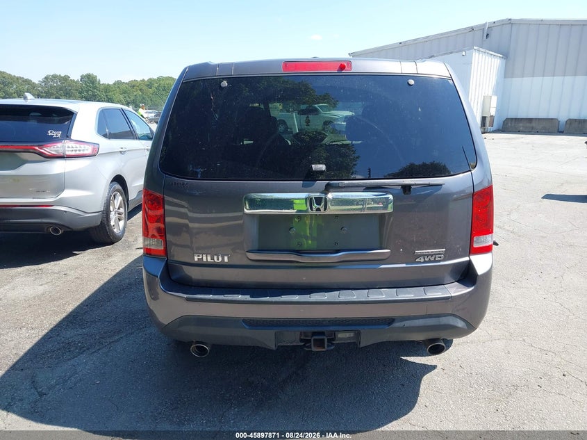 2015 HONDA PILOT SE · Фото 17