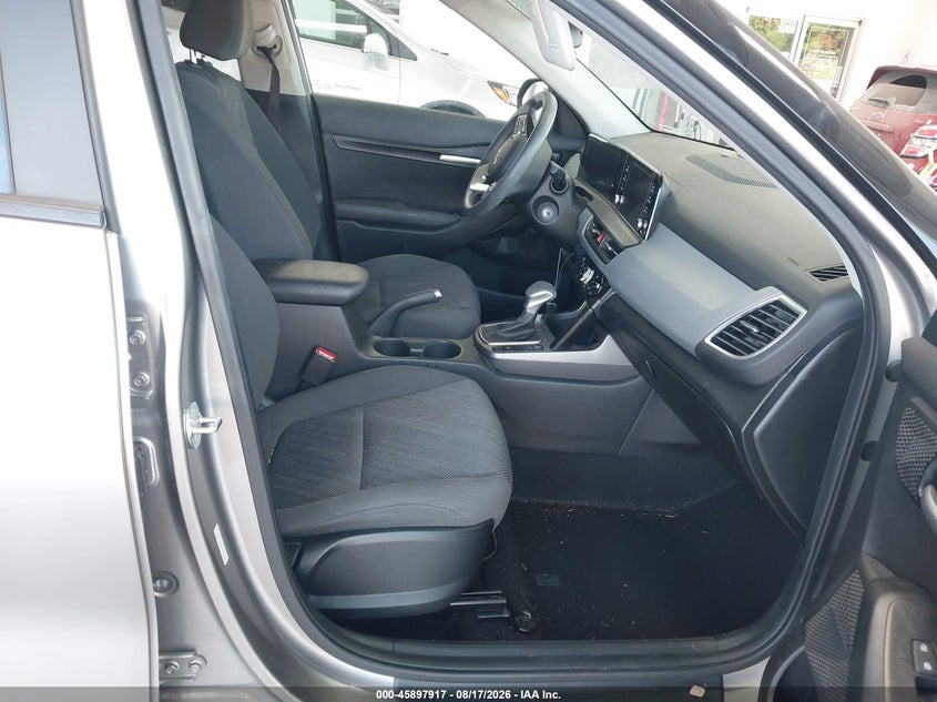 2024 KIA SELTOS auction photo 5