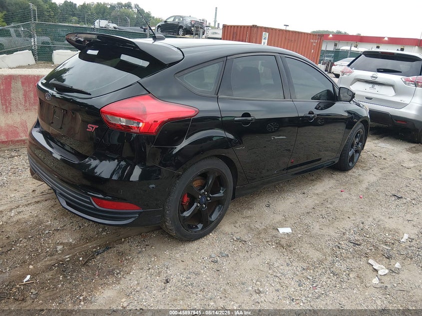 2017 FORD FOCUS ST auction photo 4