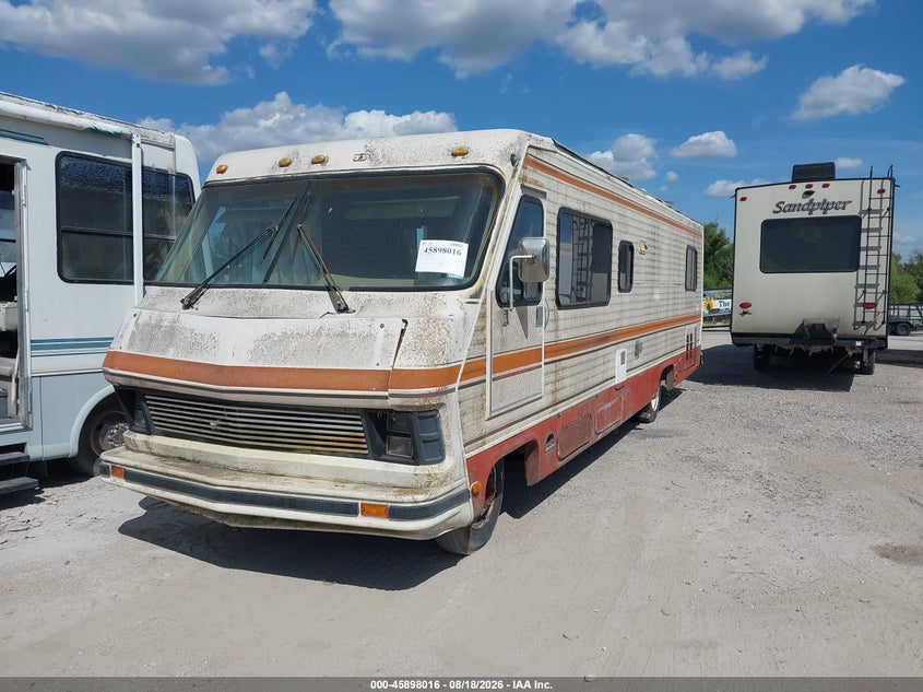 1985 CHEVROLET P30 auction photo 2