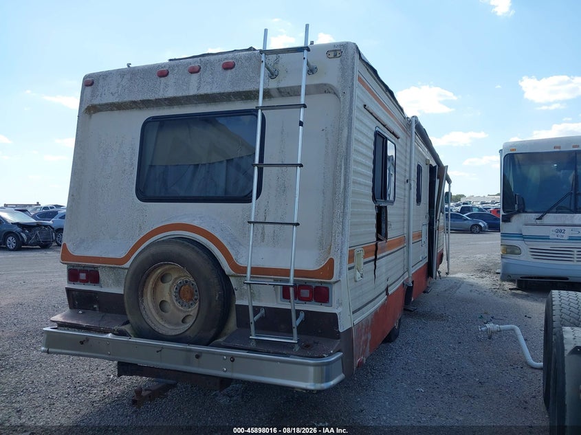 1985 CHEVROLET P30 auction photo 4