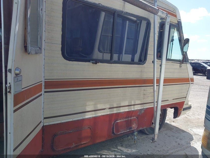 1985 CHEVROLET P30 auction photo 6