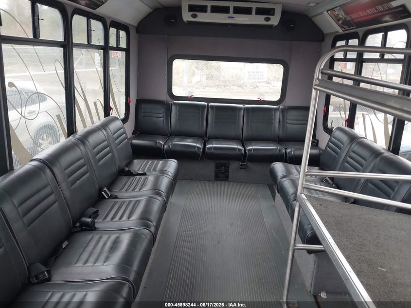 2011 FORD E-350 CUTAWAY auction photo 7