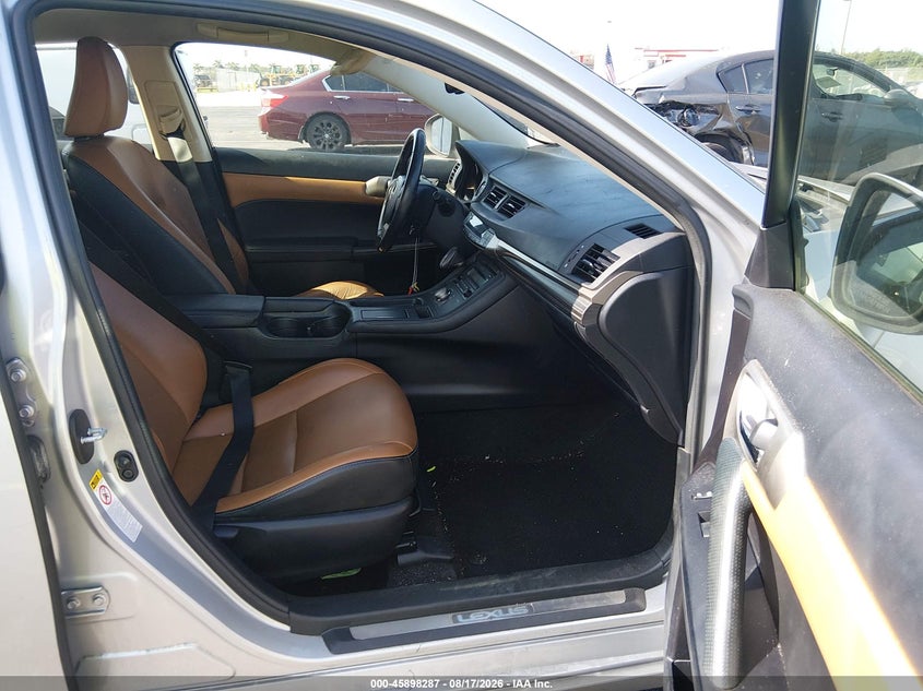 2016 LEXUS CT 200H auction photo 5