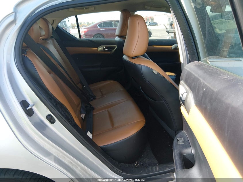 2016 LEXUS CT 200H auction photo 8