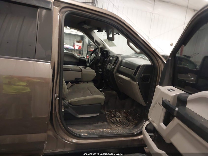2017 FORD F-250 auction photo 5