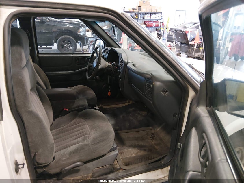 2002 CHEVROLET S-10 auction photo 5