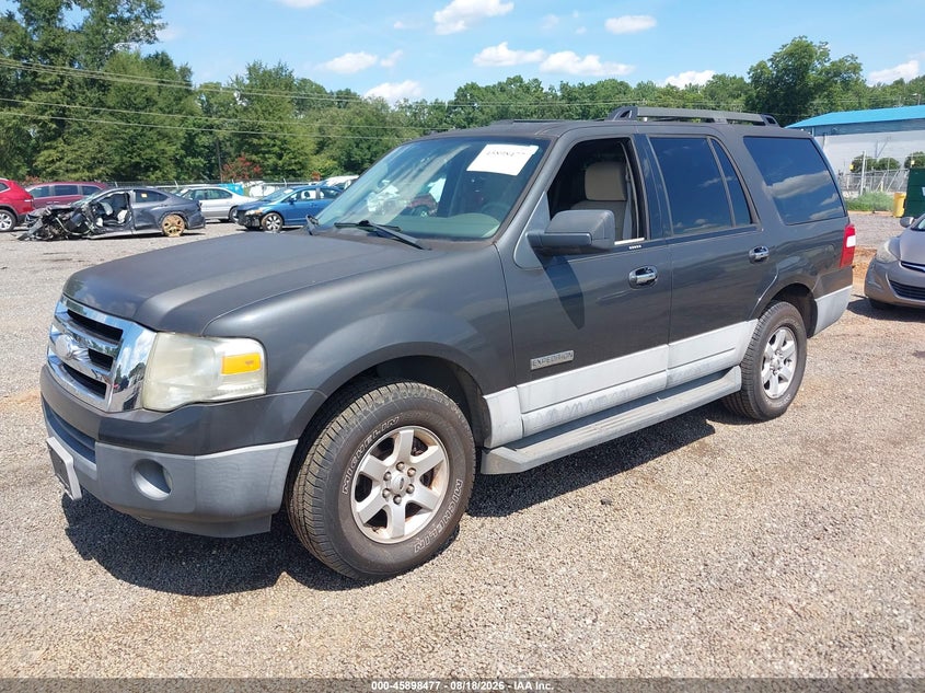2007 Ford Expedition, Normal Wear & Tear, IAAI, VIN 1FMFU15507LA70384 — photo 2