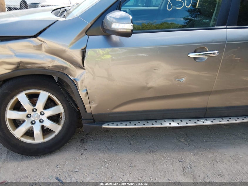 2013 KIA SORENTO auction photo 6